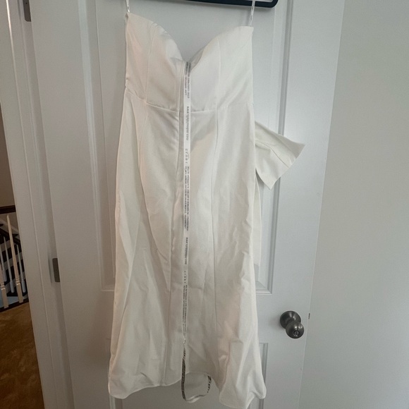 CLUB LONDON WHITE BANDEAU MIDI DRESS WITH OVERSIZED BOW - Picture 4 of 5